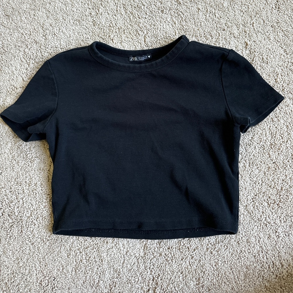 Cropped Zara black t shirt